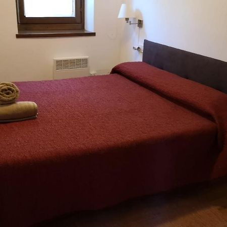 Apartament De La Lali Roní Dış mekan fotoğraf