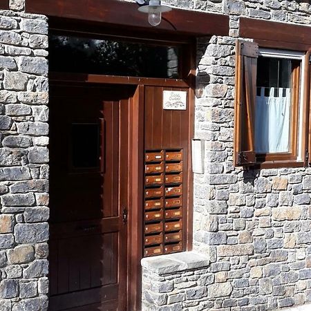 Apartament De La Lali Roní Dış mekan fotoğraf