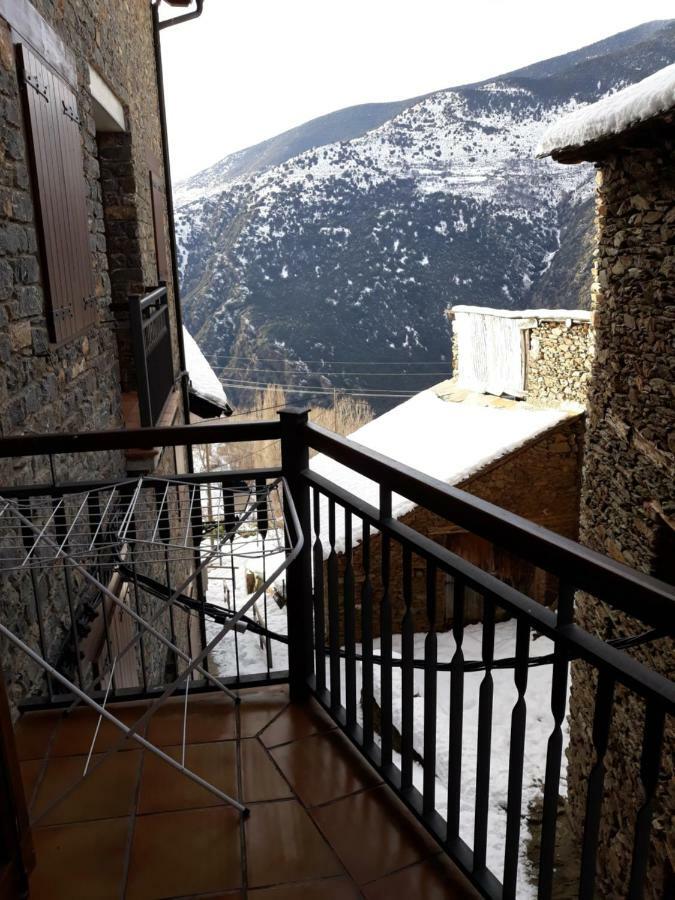 Apartament De La Lali Roní Dış mekan fotoğraf