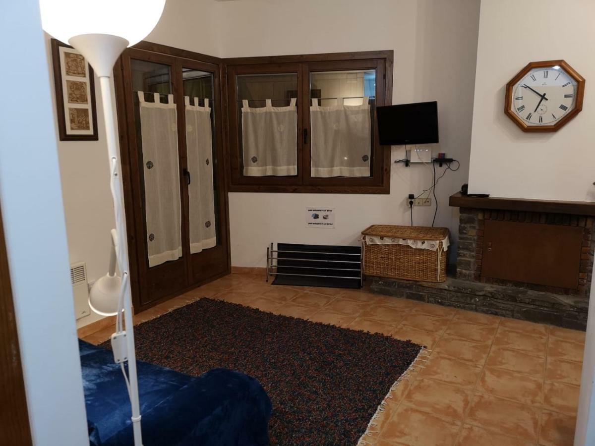 Apartament De La Lali Roní Dış mekan fotoğraf