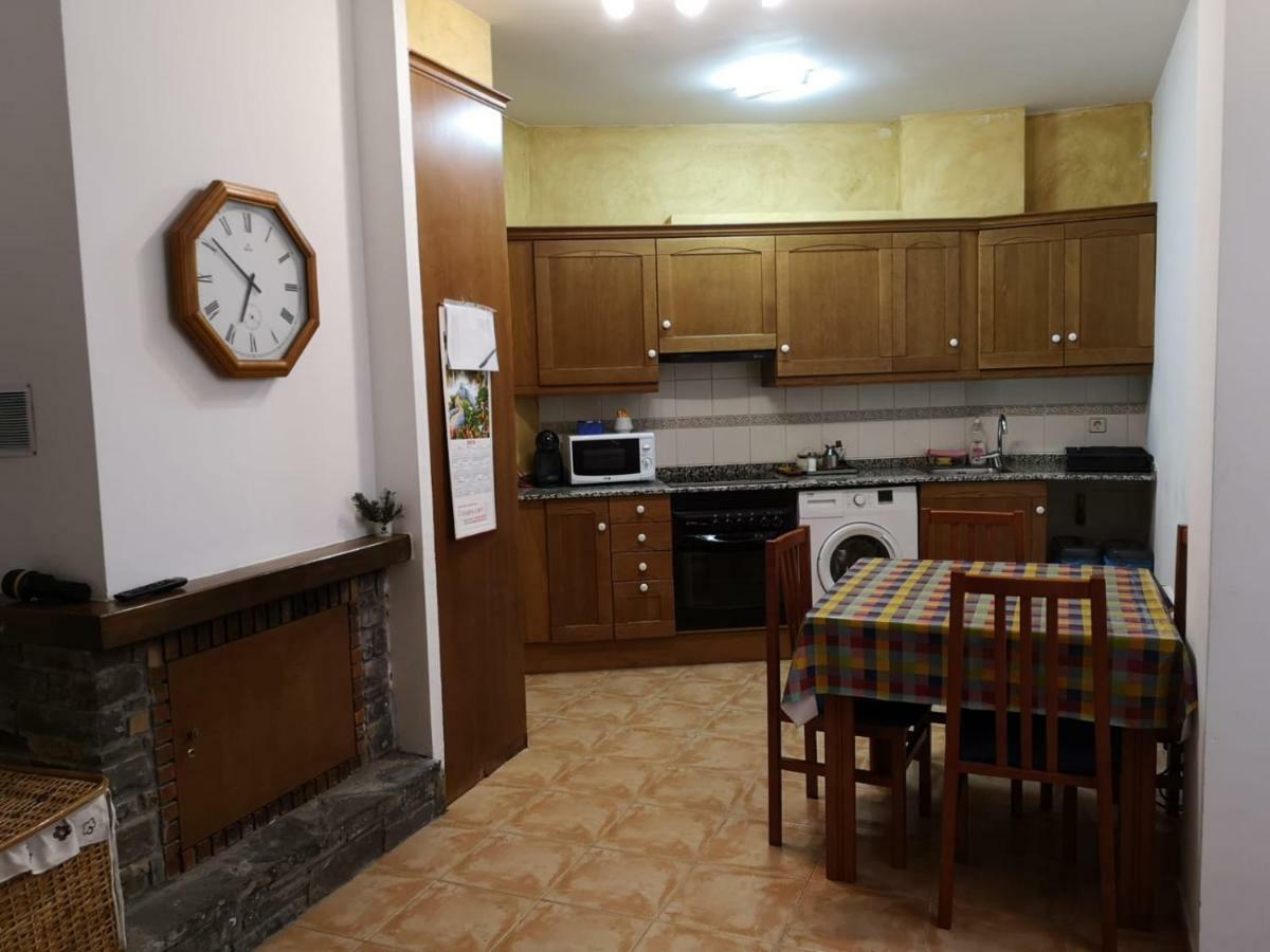 Apartament De La Lali Roní Dış mekan fotoğraf